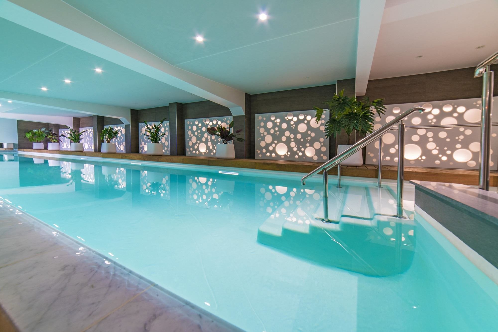 Les Jardins de Saint-Cloud | Hotel swimming pool Paris